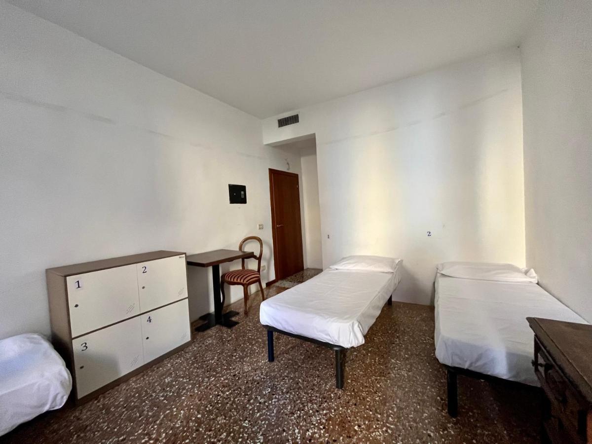 Hostel Ai Boteri *